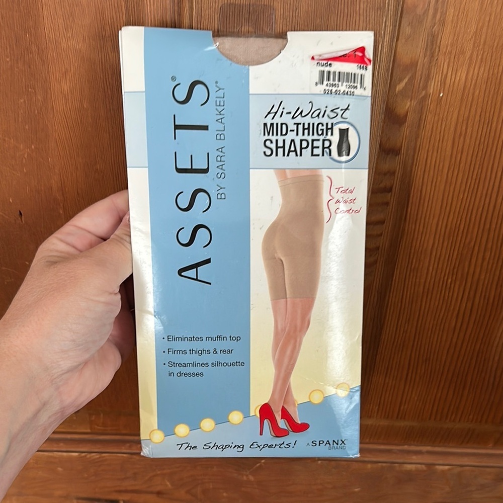 ASSETS a Spanx Company Hi Waist Mid Thigh Shaper Nude Color Size 2
